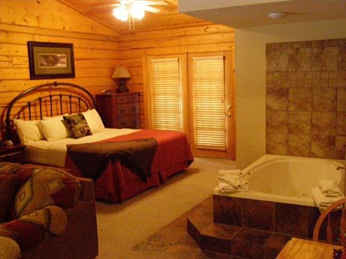 Cabins At Grand Mountain By Thousand Hills Resort Брэнсон Экстерьер фото